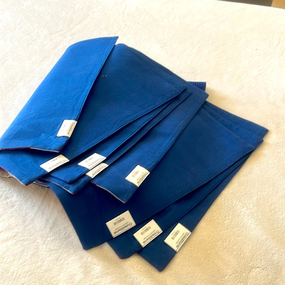 Table Decoration Services Pack of 8 - Picture 3 of 7